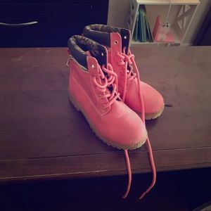 Boots size 11